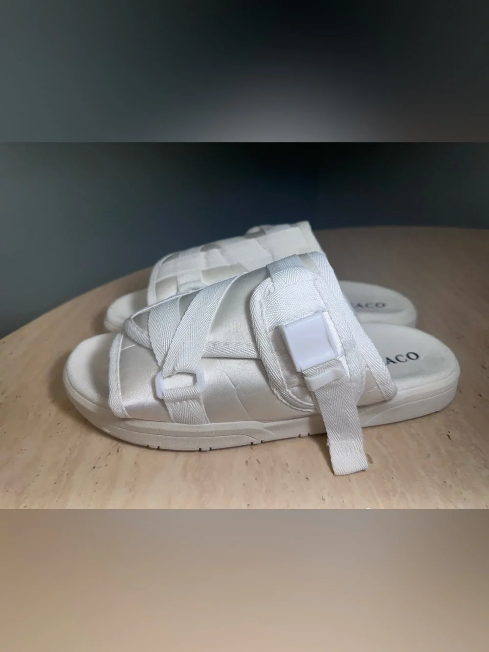 DRACO Slides Size 11-12 Mens Snow White NEW